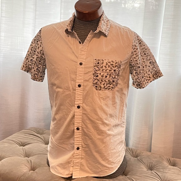 Zipcode White & Paisley Button Down - Picture 3 of 5